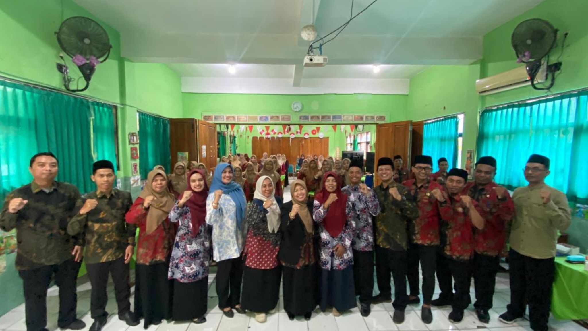 MIN 4 Nganjuk Laksanakan Study Tiru Transformasi Pendidikan dan Silaturahmi di MIN 1 Kota Madiun