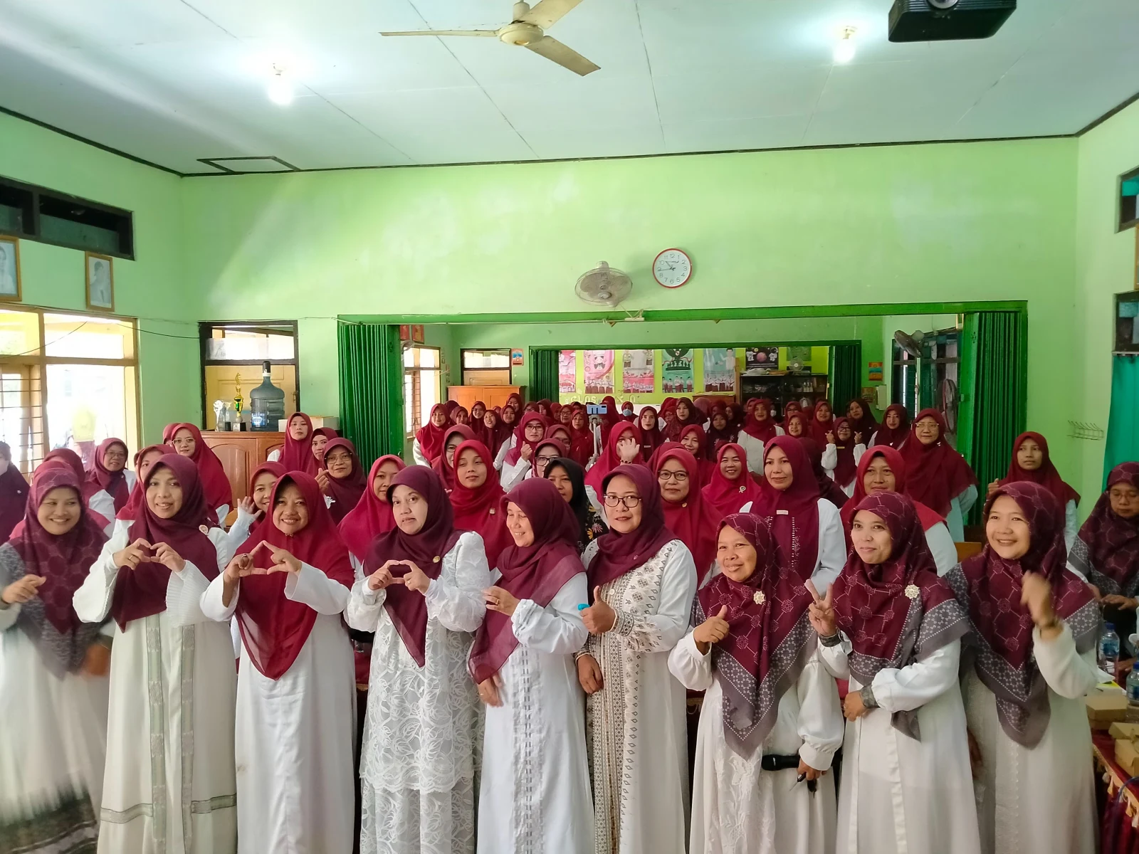 DWP Kemenag Nganjuk Peringati Maulid Nabi Muhammad SAW 1448 H di MIN 2 Nganjuk