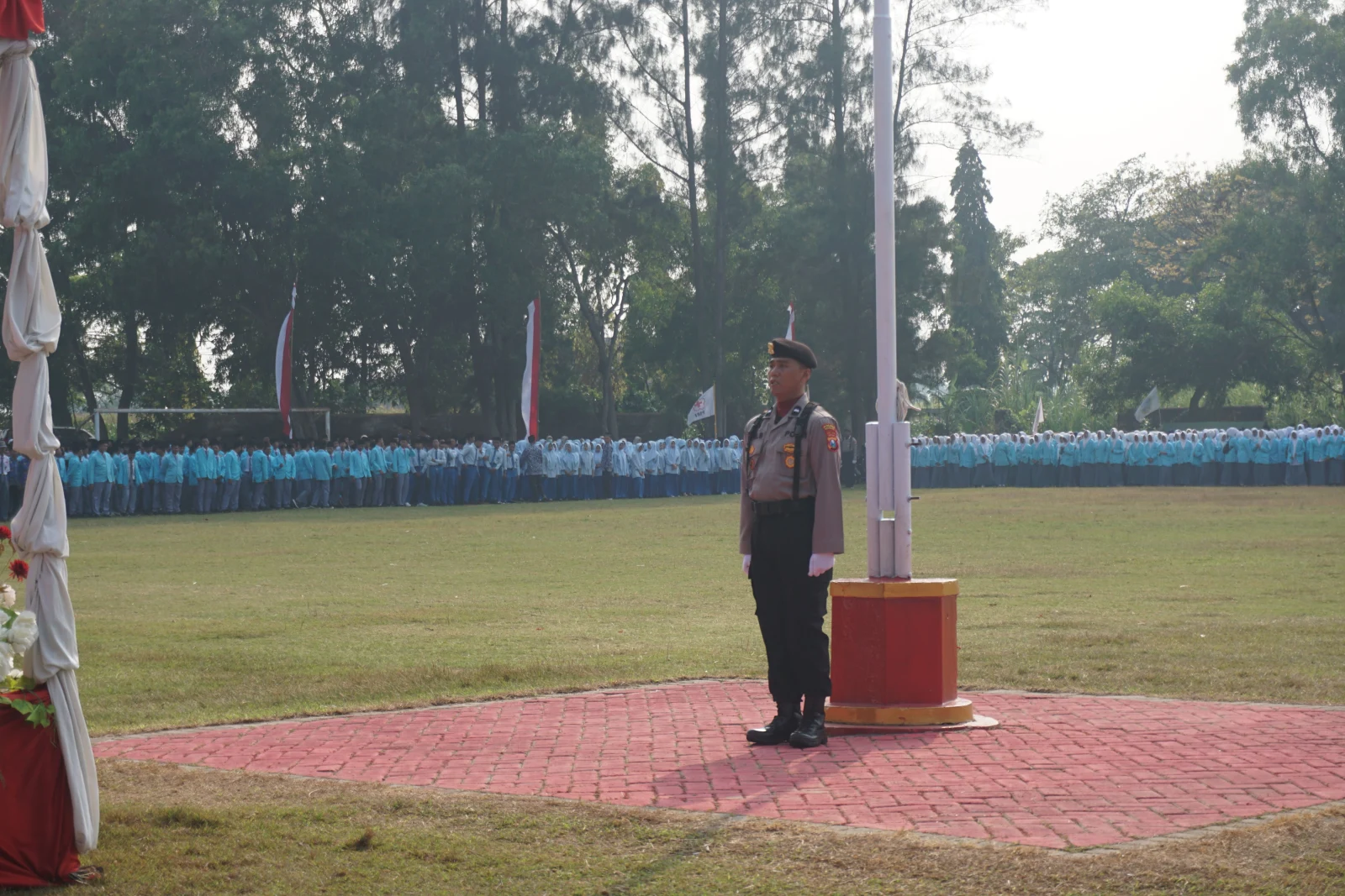 Khidmat dan Penuh Semangat, MAN 3 Nganjuk Ikuti Upacara HUT ke-81 RI di Lapangan Watudandang